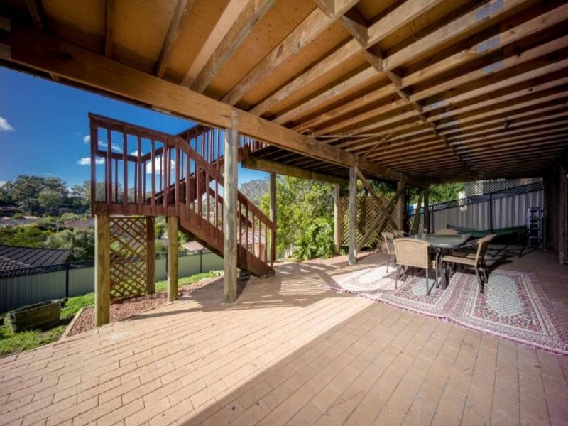 11 Stewart Brougham Close, Lisarow NSW 2250