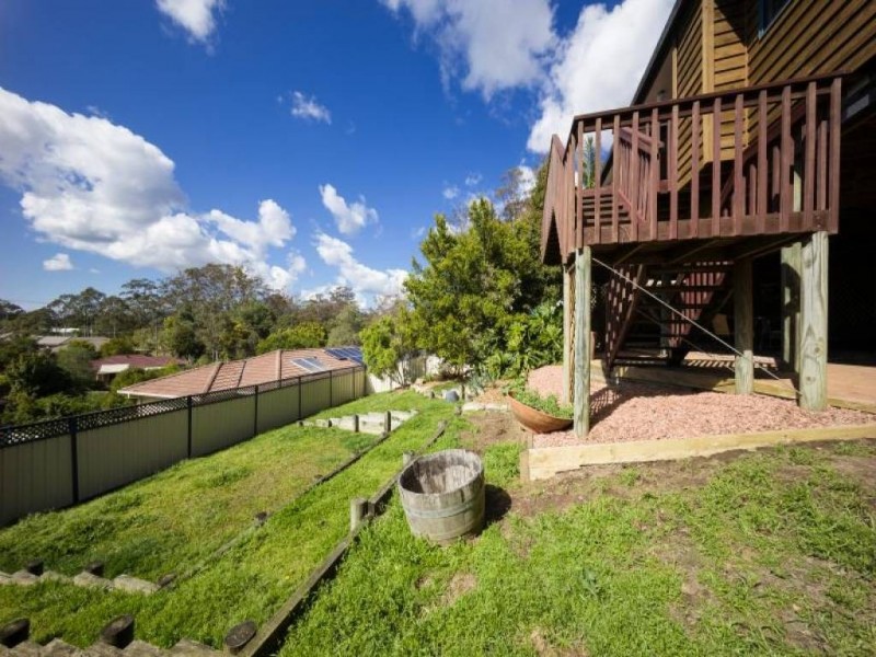 11 Stewart Brougham Close, Lisarow NSW 2250