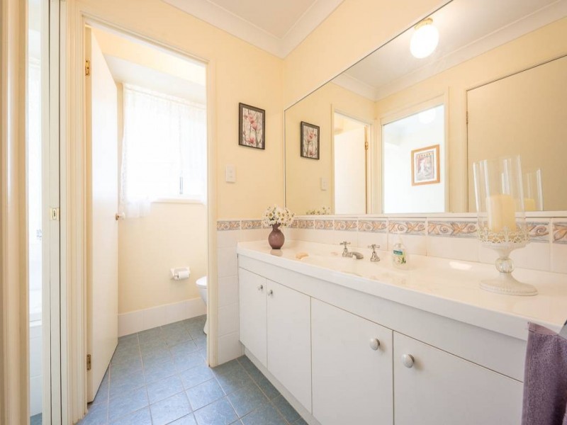 1 Bellbowrie Avenue, Narara NSW 2250