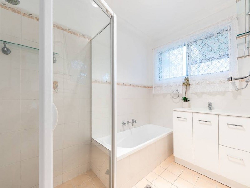 7 Sunset Street, Wyoming NSW 2250