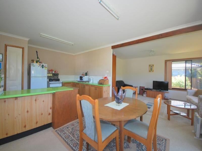 40 Dalton Street, Wyoming NSW 2250