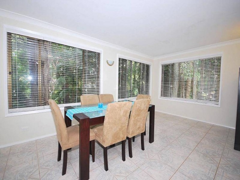 8 Heather Cresent, Wyoming NSW 2250
