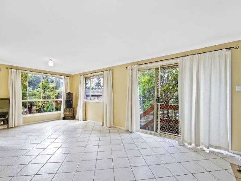 6 Tamarisk Place, Wyoming NSW 2250