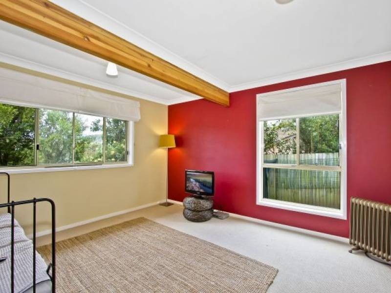 6 Tamarisk Place, Wyoming NSW 2250