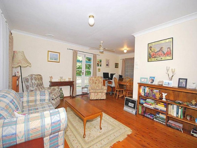 33 Oakglen Road, North Gosford NSW 2250