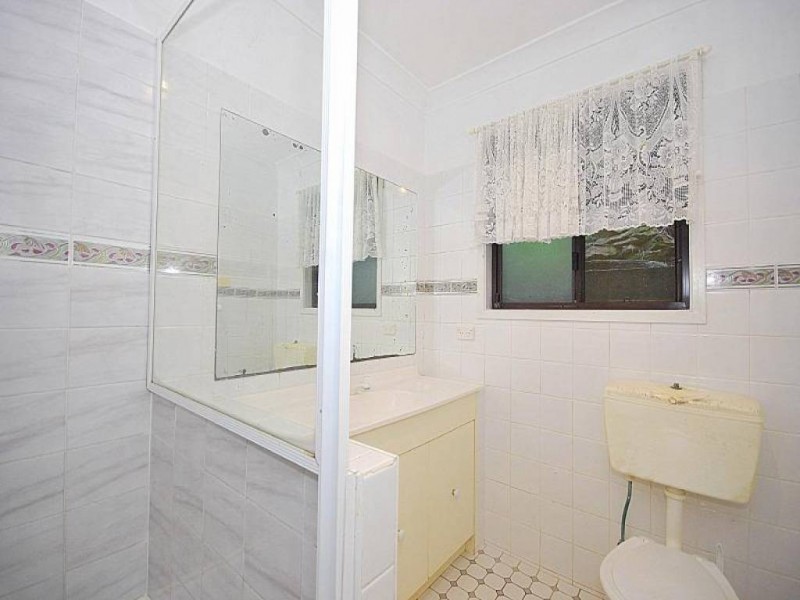 33 Oakglen Road, North Gosford NSW 2250