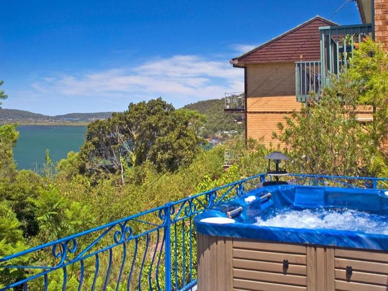 16 Sandstone Crescent, Tascott NSW 2250