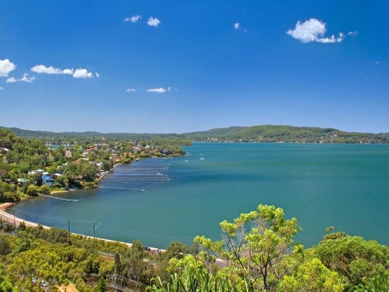 16 Sandstone Crescent, Tascott NSW 2250