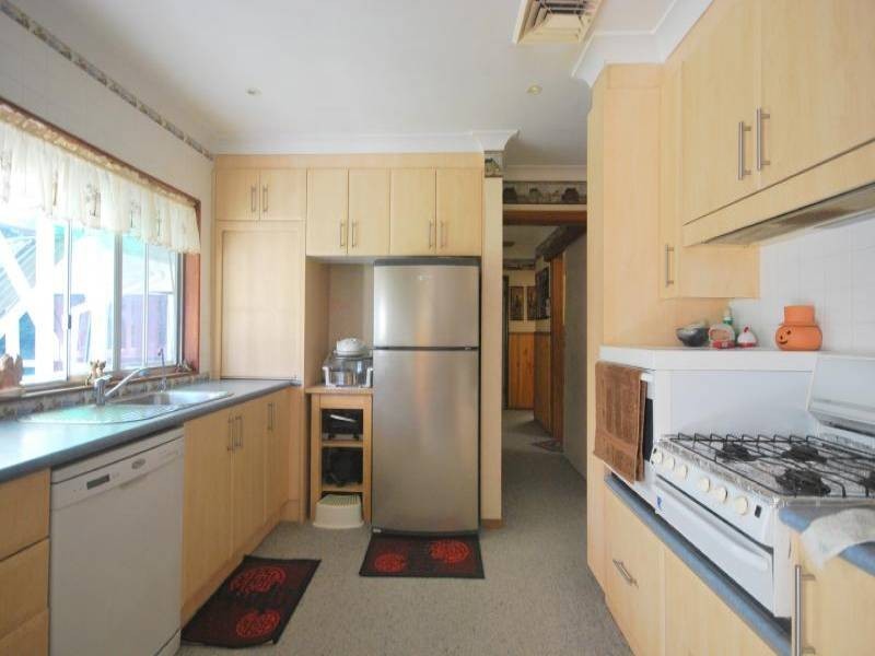 11 Lemon Tree Close, Wyoming NSW 2250