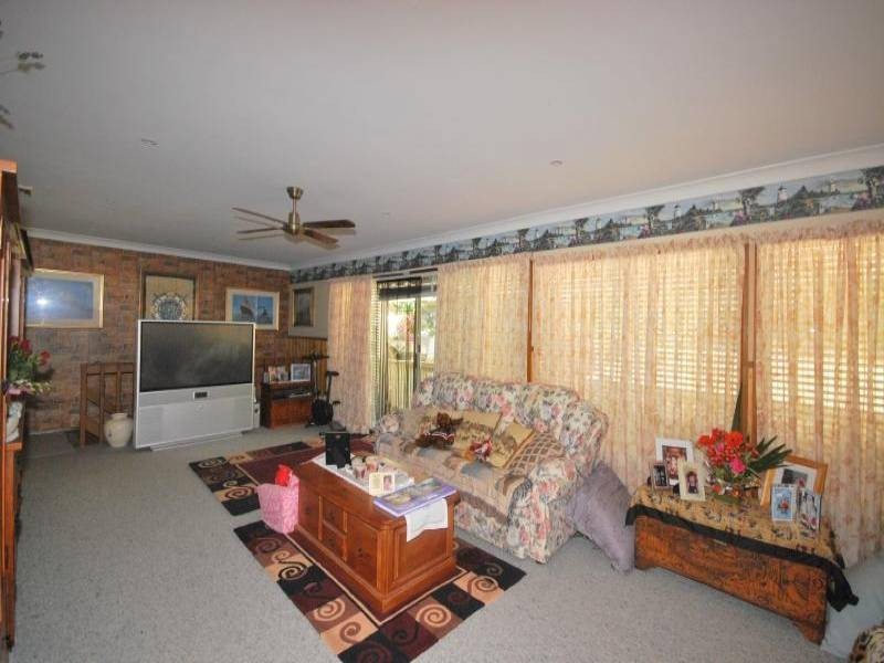 11 Lemon Tree Close, Wyoming NSW 2250