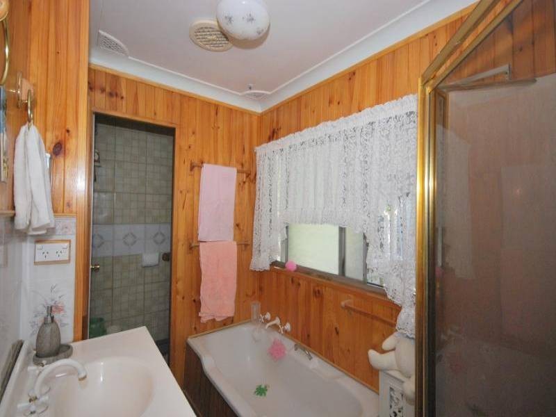 11 Lemon Tree Close, Wyoming NSW 2250