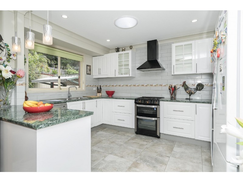 10 Hakea Cl, Wyoming NSW 2250