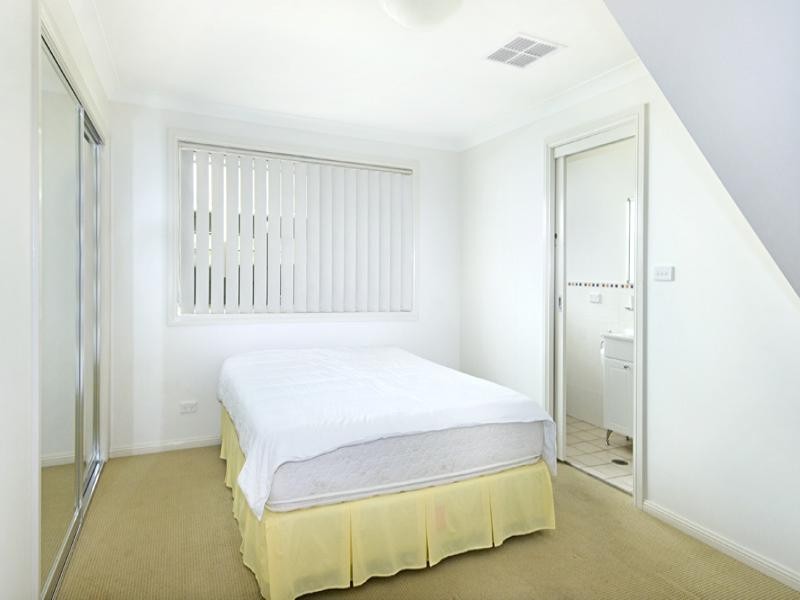 4/227 Brisbane Water Drive, Point Clare NSW 2250