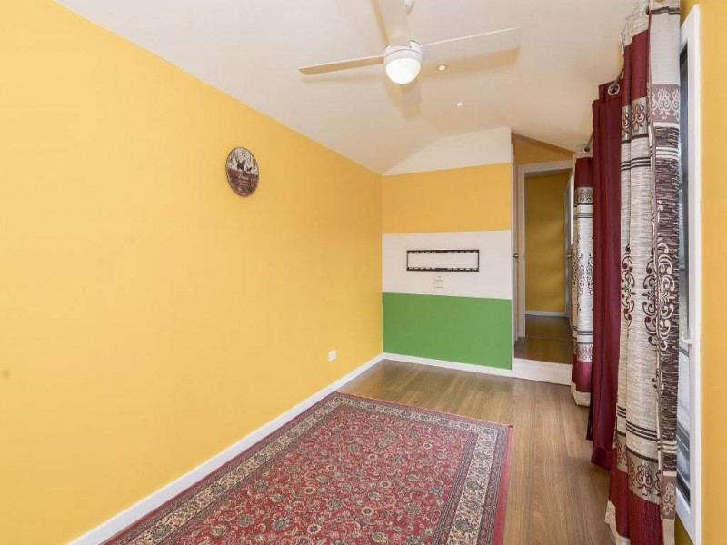 33 Chamberlain Road, Wyoming NSW 2250