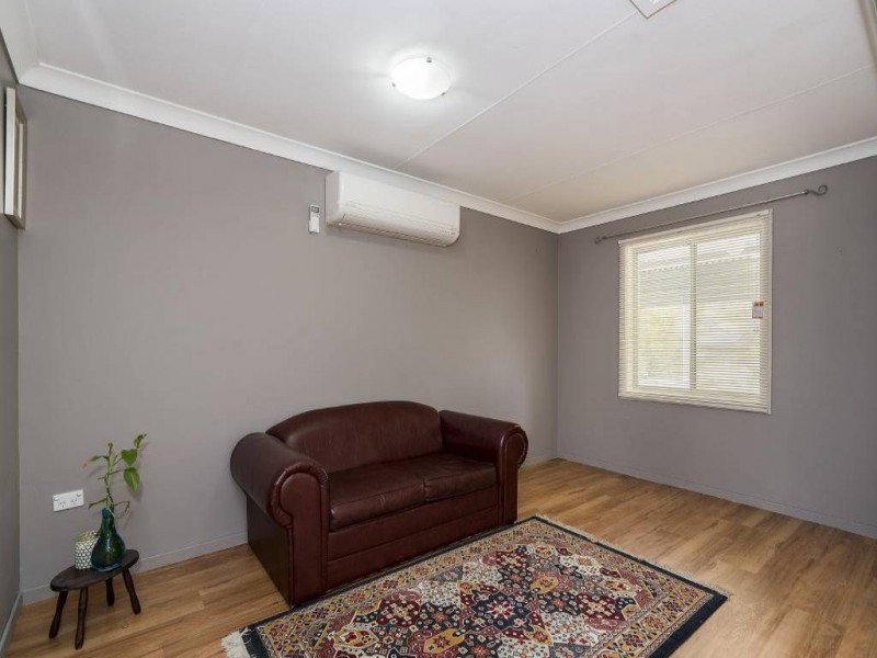 33 Chamberlain Road, Wyoming NSW 2250