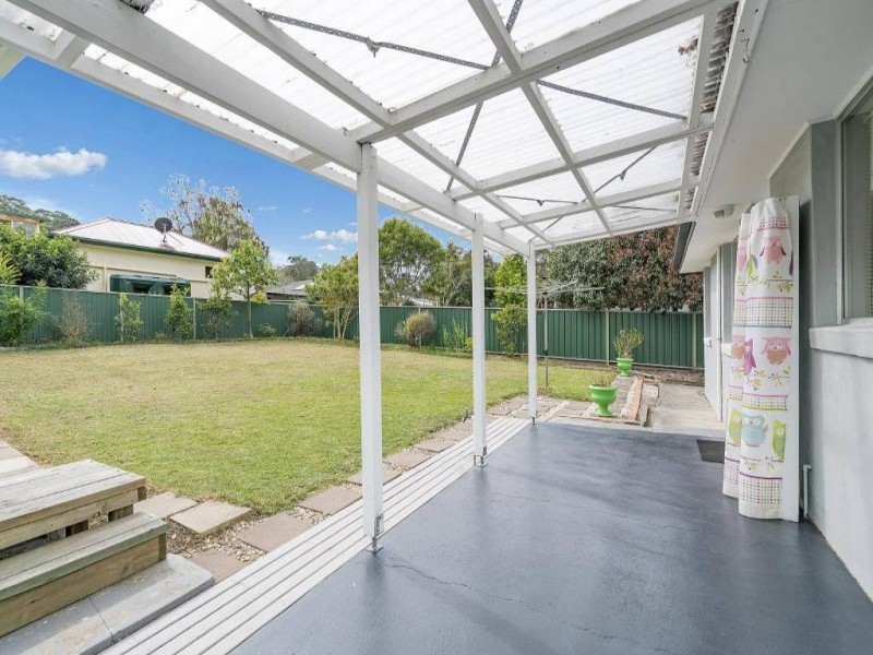 33 Chamberlain Road, Wyoming NSW 2250