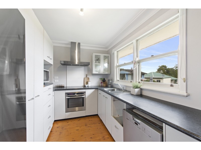 22 Day Street, Wyoming NSW 2250