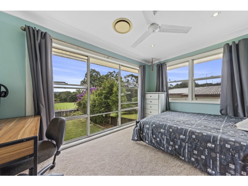 22 Day Street, Wyoming NSW 2250