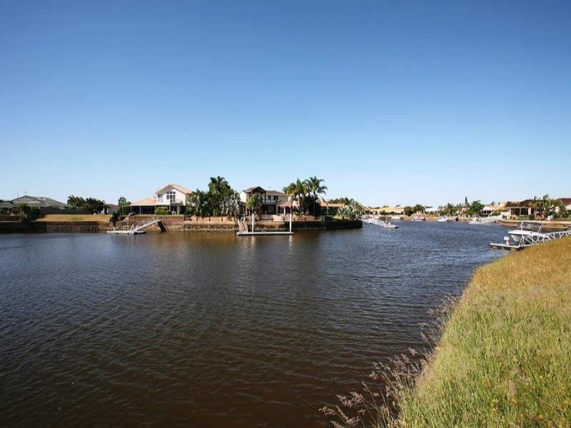 60 Island Parade, Bribie Island QLD 4507