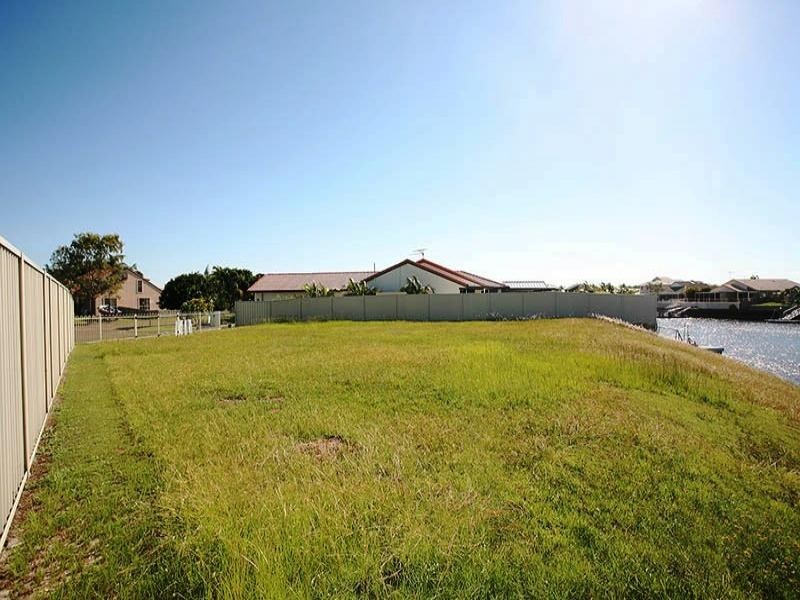 60 Island Parade, Bribie Island QLD 4507