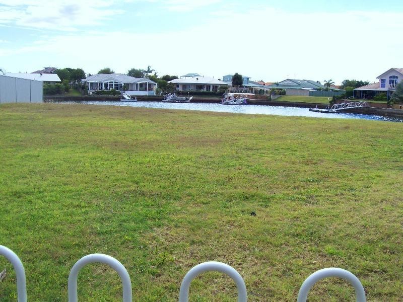 60 Island Parade, Bribie Island QLD 4507