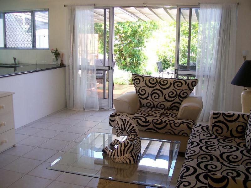 9B/10 Spinnaker Drive, Sandstone Point QLD 4511