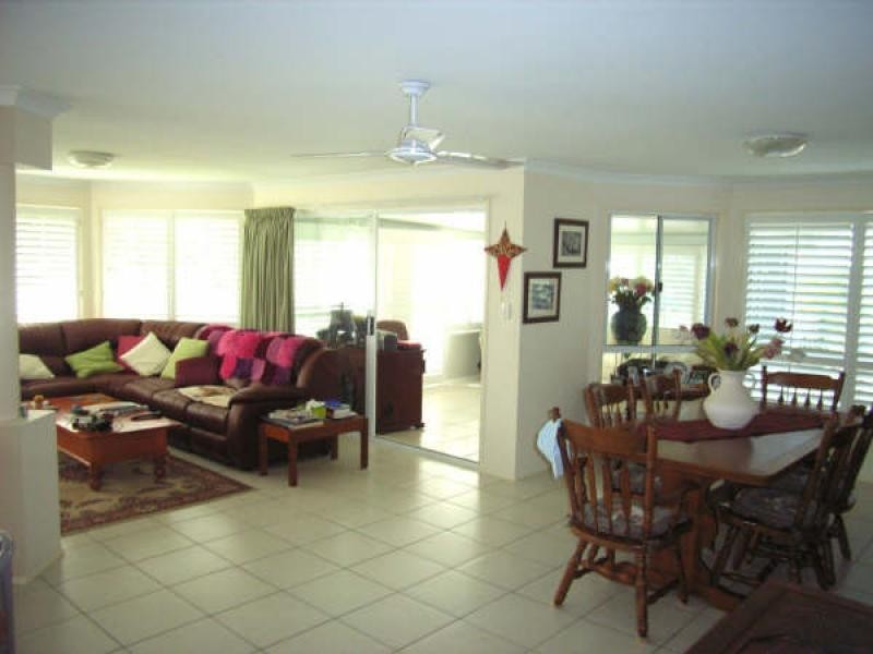 1 Yardarm Ct, Banksia Beach QLD 4507