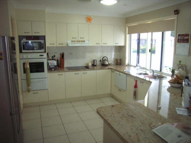 1 Yardarm Ct, Banksia Beach QLD 4507