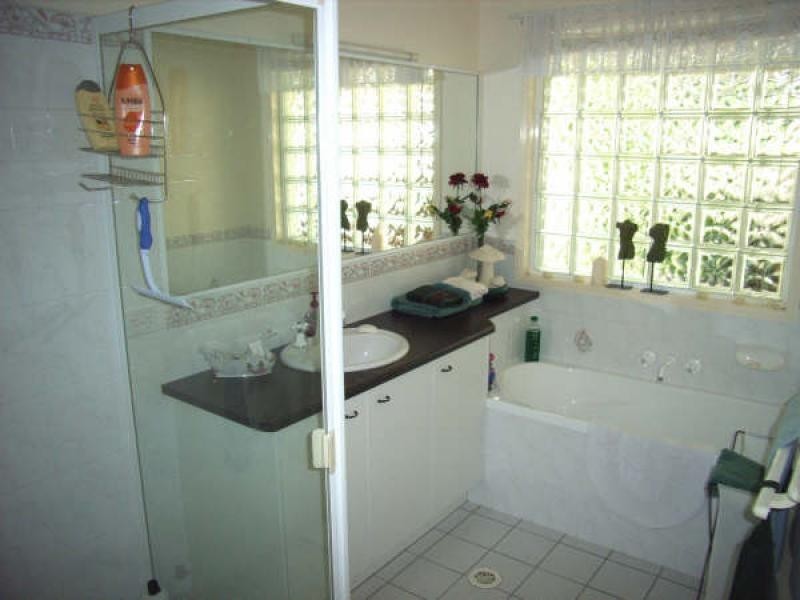 1 Yardarm Ct, Banksia Beach QLD 4507