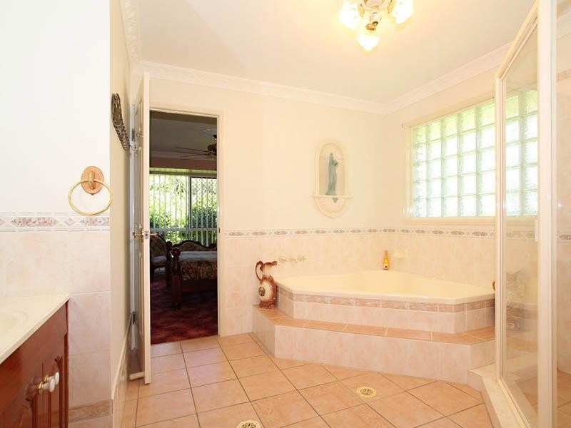 49 Seeana Ct, Ningi QLD 4511