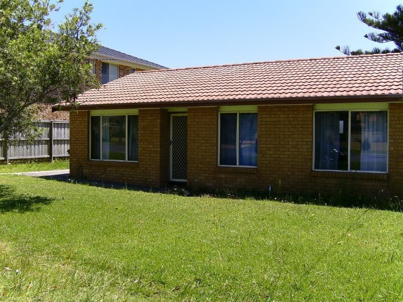 Blue Bay NSW 2261