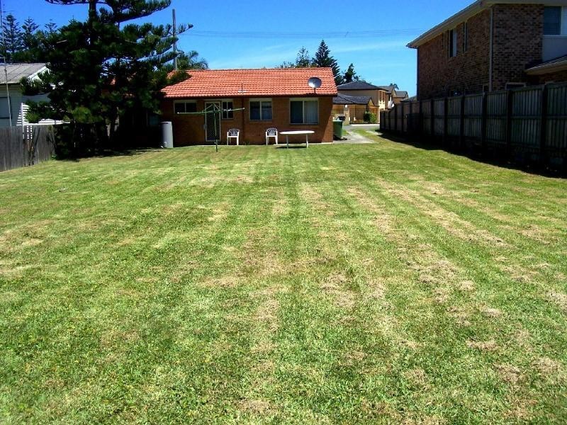 Blue Bay NSW 2261