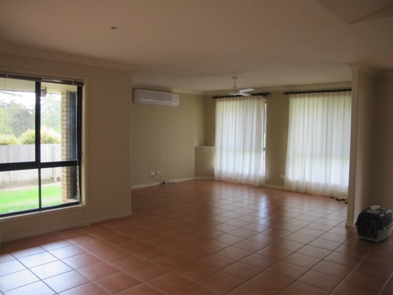 12 Hillside Crt, Little Mountain QLD 4551