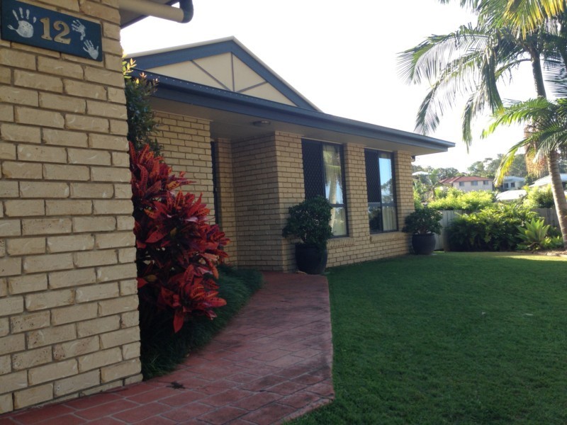 12 Hillside Crt, Little Mountain QLD 4551