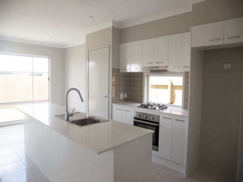 8 Auburn Crescent, Caloundra West QLD 4551