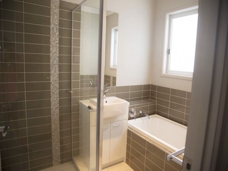 8 Auburn Crescent, Caloundra West QLD 4551