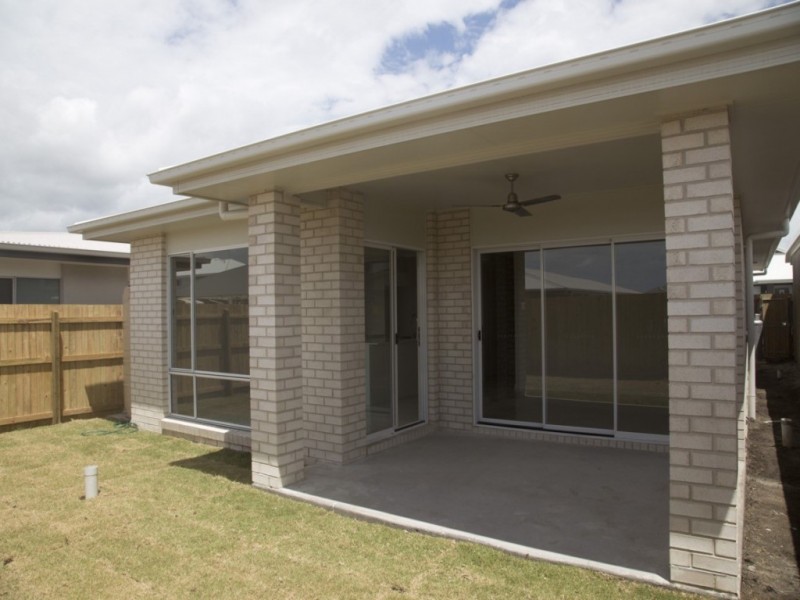 8 Auburn Crescent, Caloundra West QLD 4551