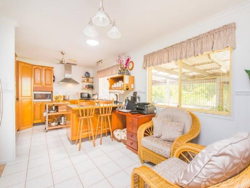 42 Johnston Road, Glass House Mountains QLD 4518