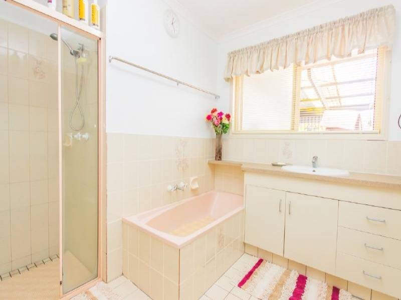 42 Johnston Road, Glass House Mountains QLD 4518