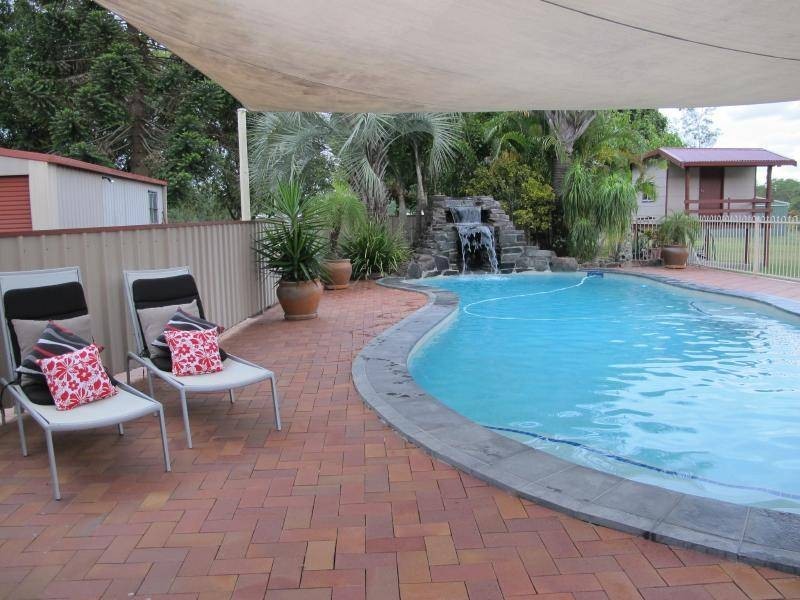 72 Johnston Rd, Glass House Mountains QLD 4518