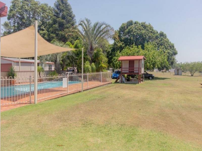 72 Johnston Rd, Glass House Mountains QLD 4518