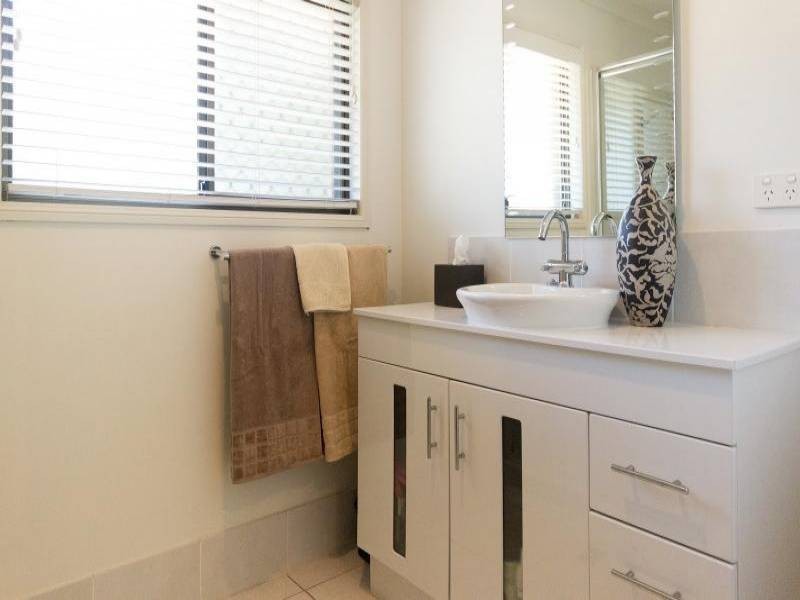 72 Johnston Rd, Glass House Mountains QLD 4518