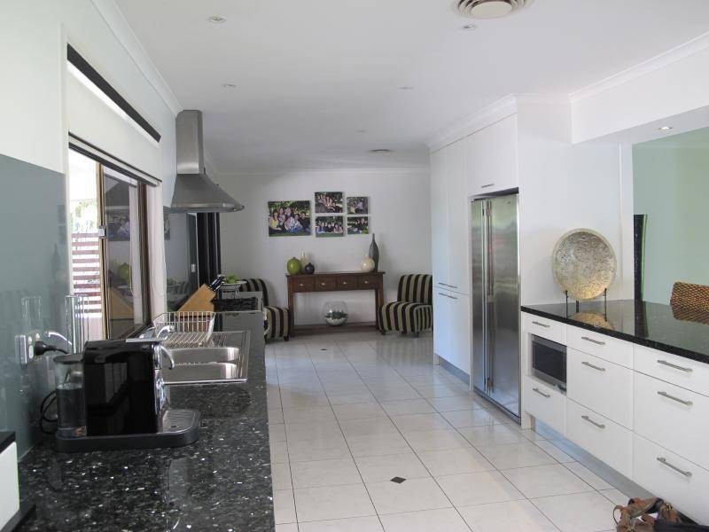 72 Johnston Rd, Glass House Mountains QLD 4518