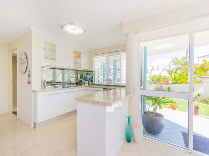 2/63 Lower Gay Terrace, Caloundra QLD 4551