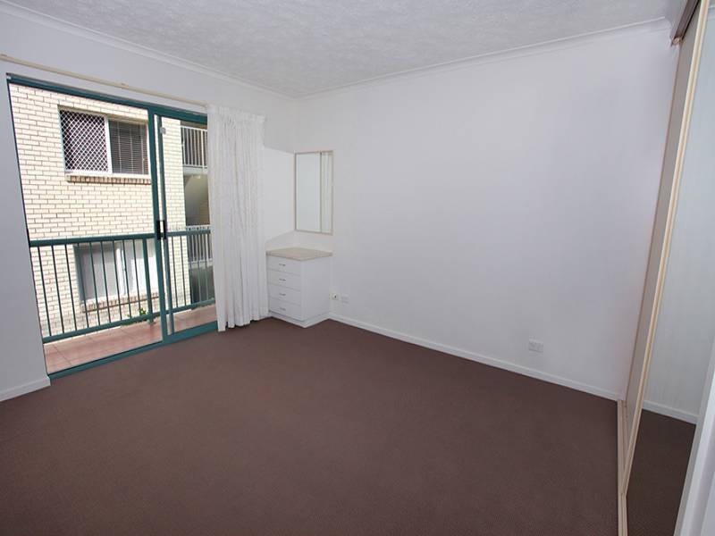 2/62 Edmund Street, Kings Beach QLD 4551