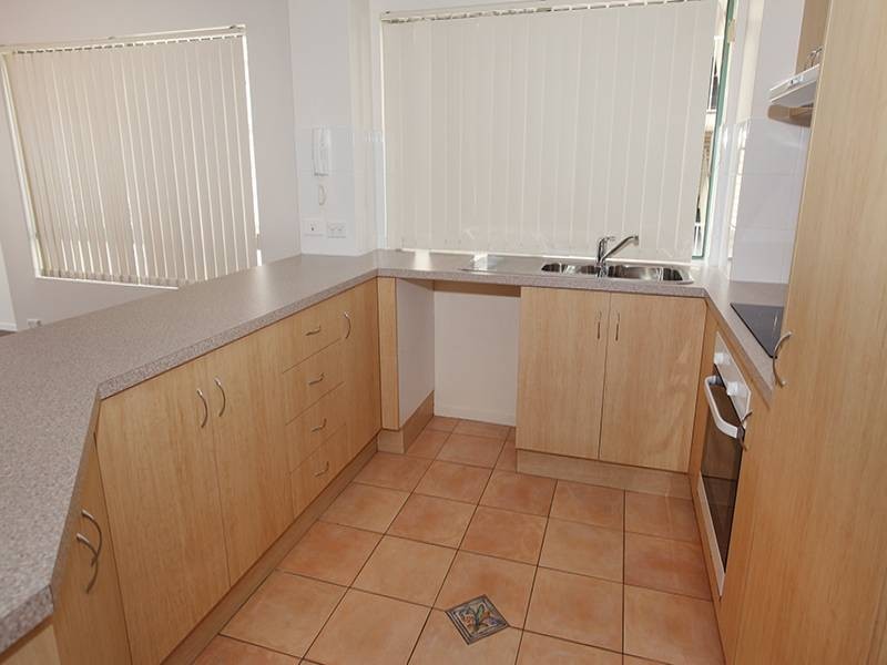 2/62 Edmund Street, Kings Beach QLD 4551