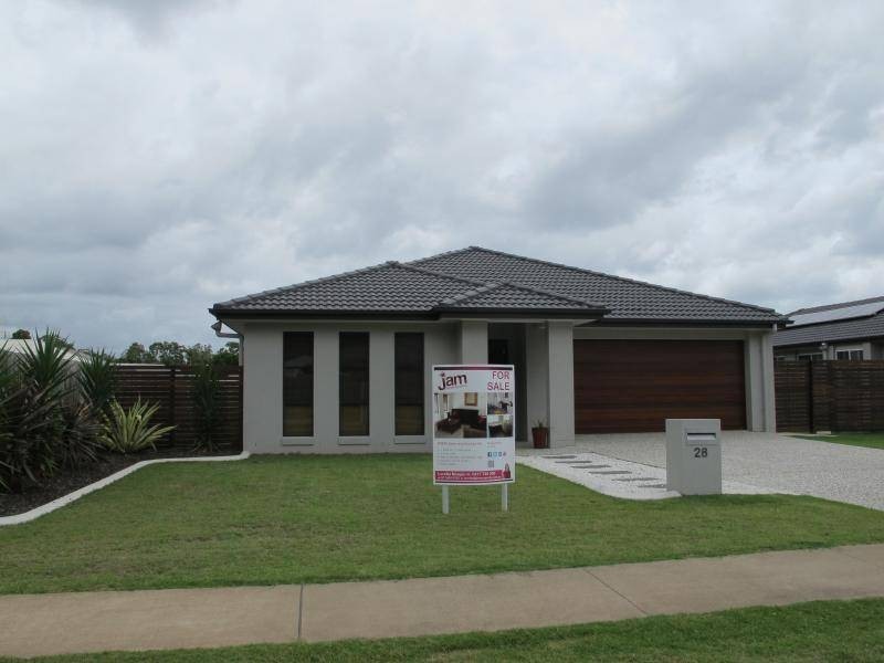 28 Peppertree Way, Beerwah QLD 4519