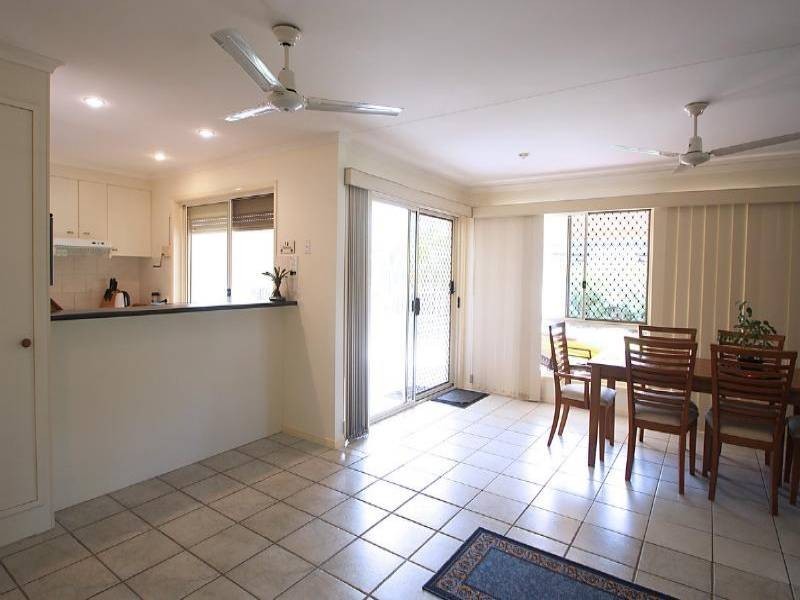 18 Kalowendha Av, Pelican Waters QLD 4551