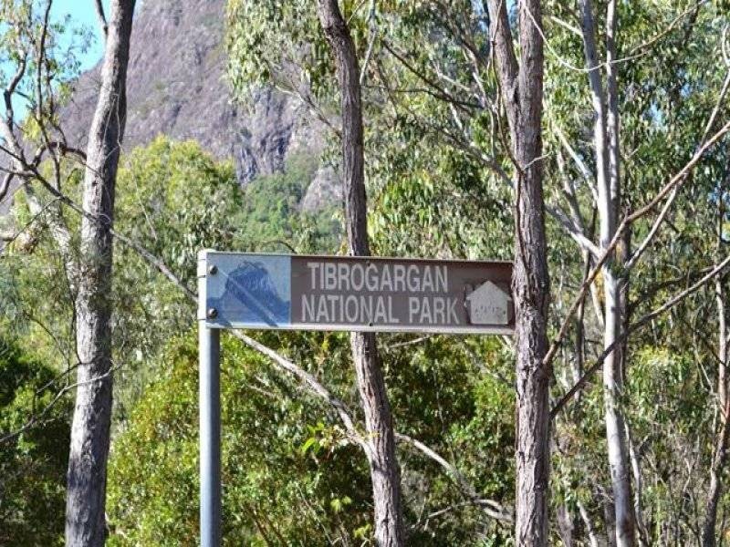 276 Barrs Road, Glass House Mountains QLD 4518