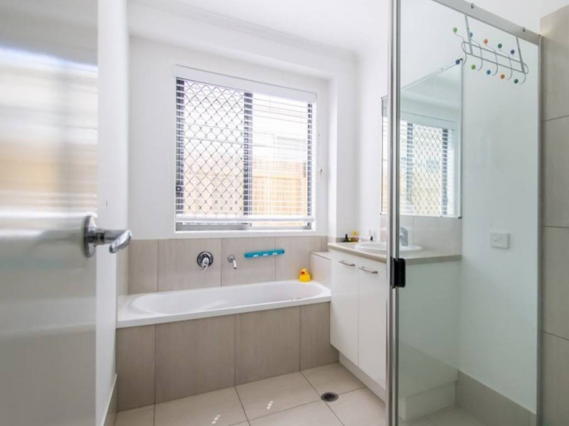 17 Promontory Street, Birtinya QLD 4575